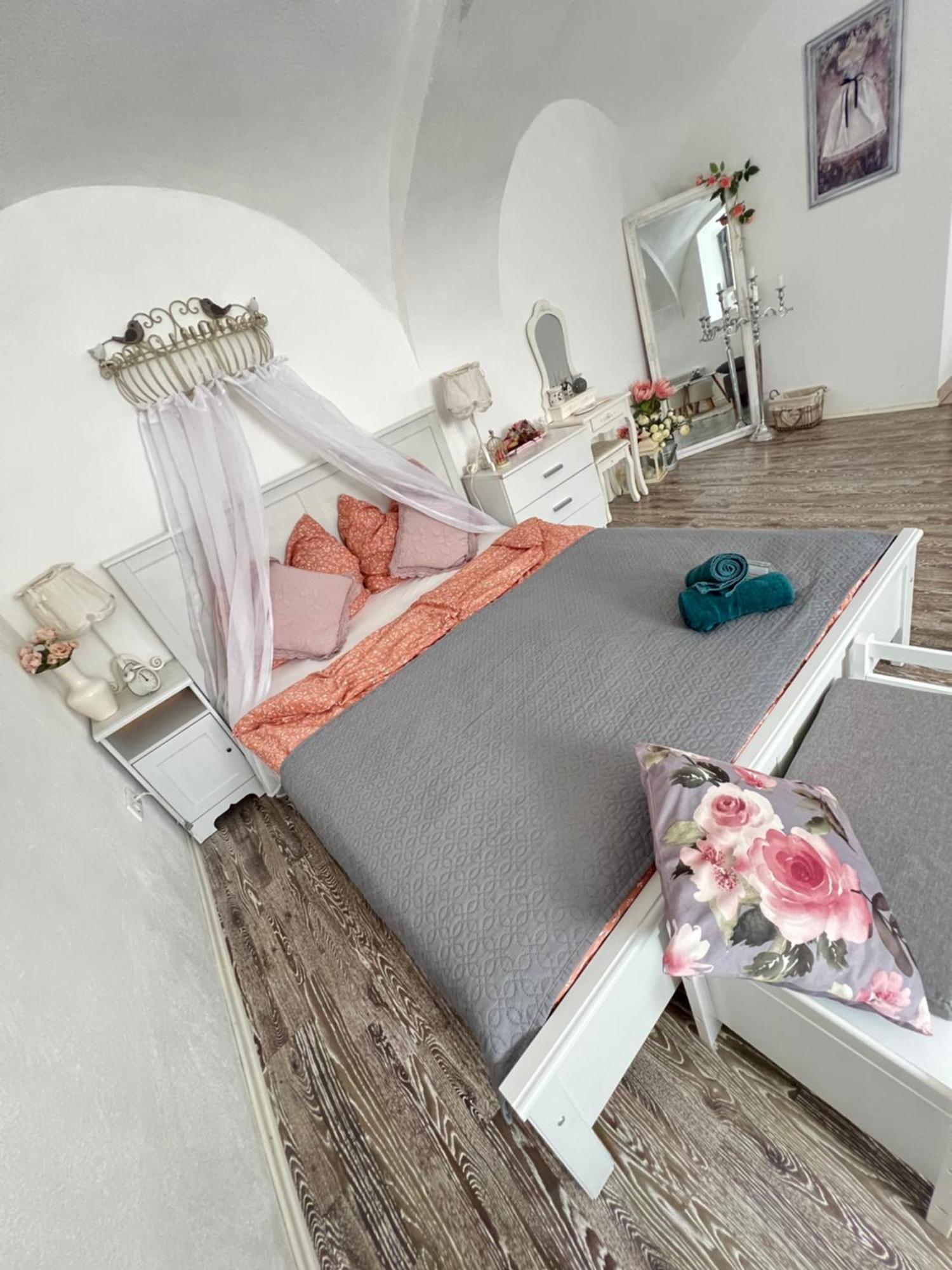 Korona Apartman Szekesfehervar Exterior photo